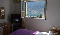 Stan sa pogledom na more, privat innkvartering i sted Kotor, Montenegro
